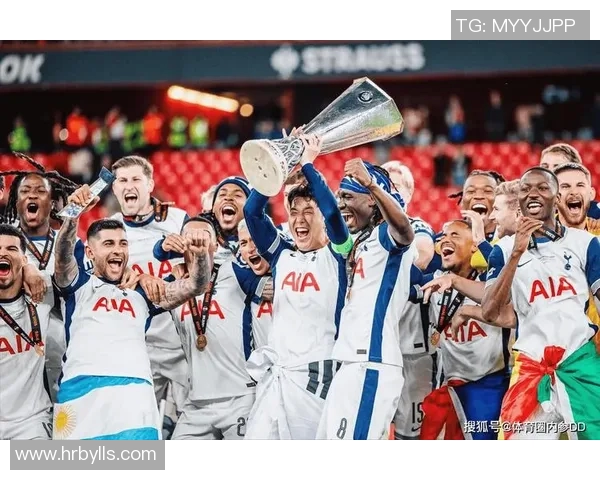 镜头捕捉：五大联赛赛场小动作引发热议